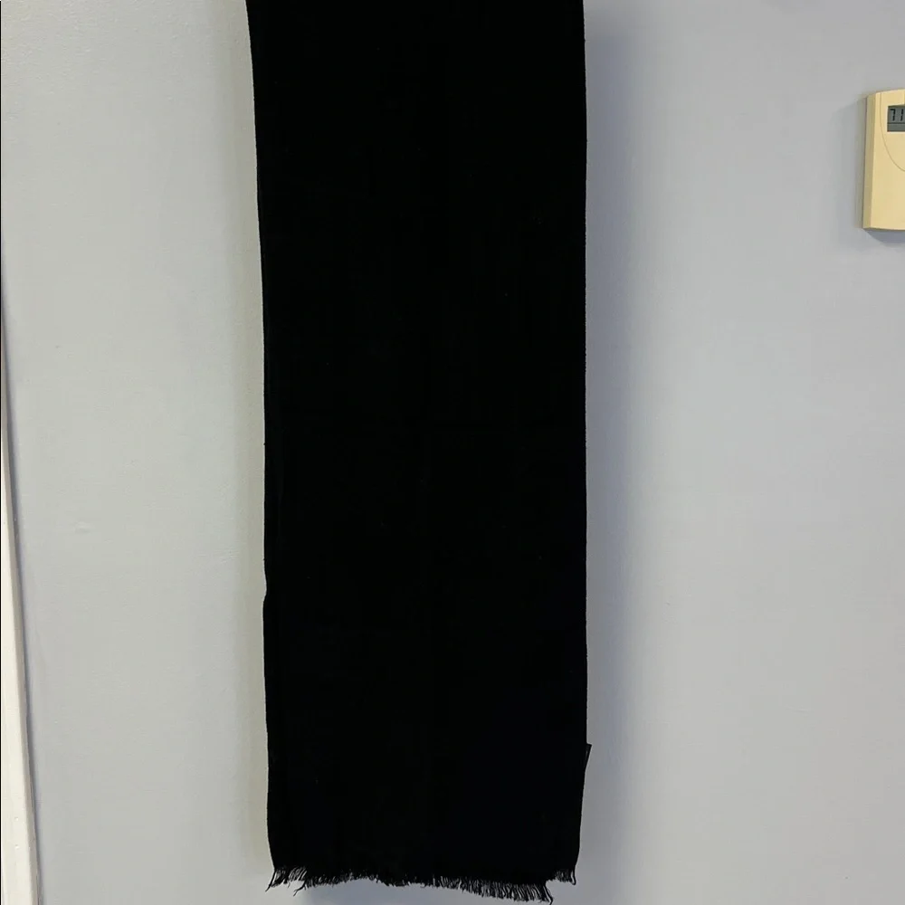 Van Heusen Classic Black Scarf Unisex
